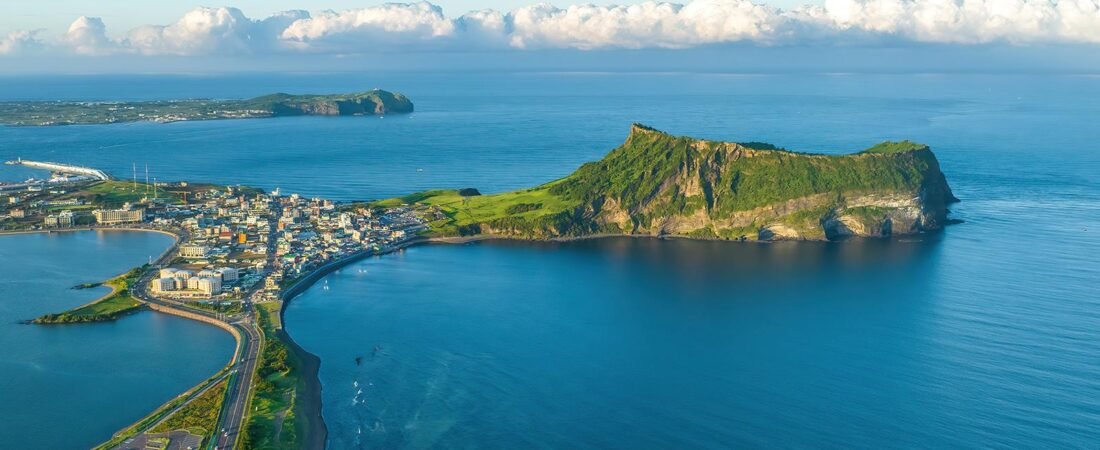 Jeju Travel Guide 2026: Best Things to Do, See & Eat
